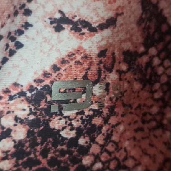 ID Ideology Snake-Print High-Rise 7/8 Compression Leggings Inseam 25" Rise:10" - Picture 6 of 7